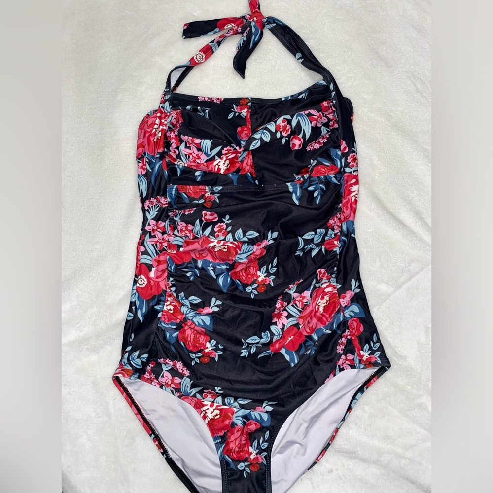 NWT Women’s Bathing Suit M